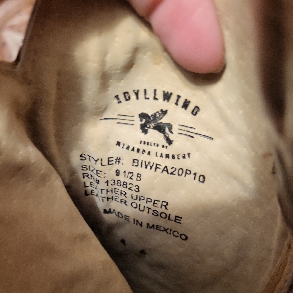 Idyllwind Tan Leather western boots NWOT
